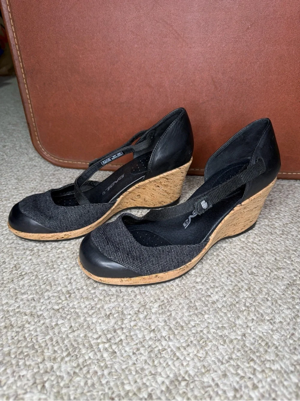 NWOT Teva Riviera Mary Jane’s